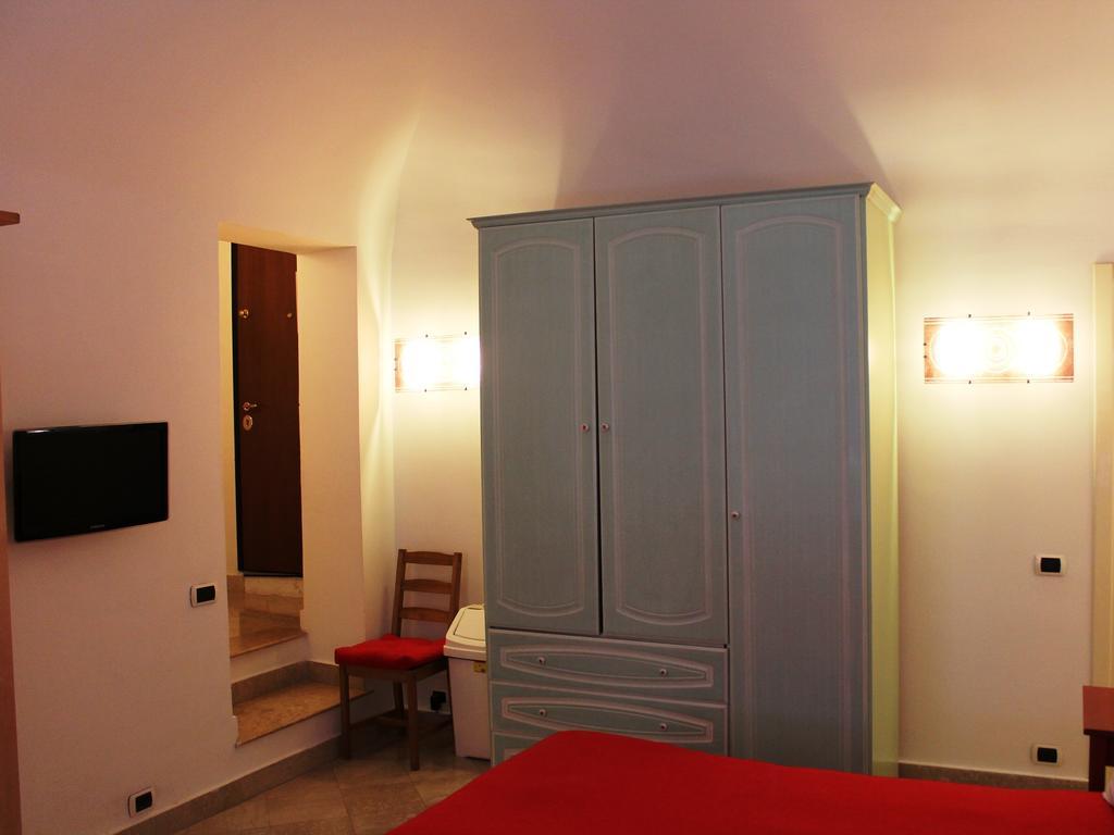 Hella Ibernesi 23 Fori Imperiali Inn, New Gestion! Roma Quarto foto