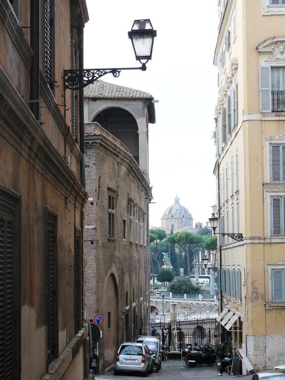 Hella Ibernesi 23 Fori Imperiali Inn, New Gestion! Roma Quarto foto